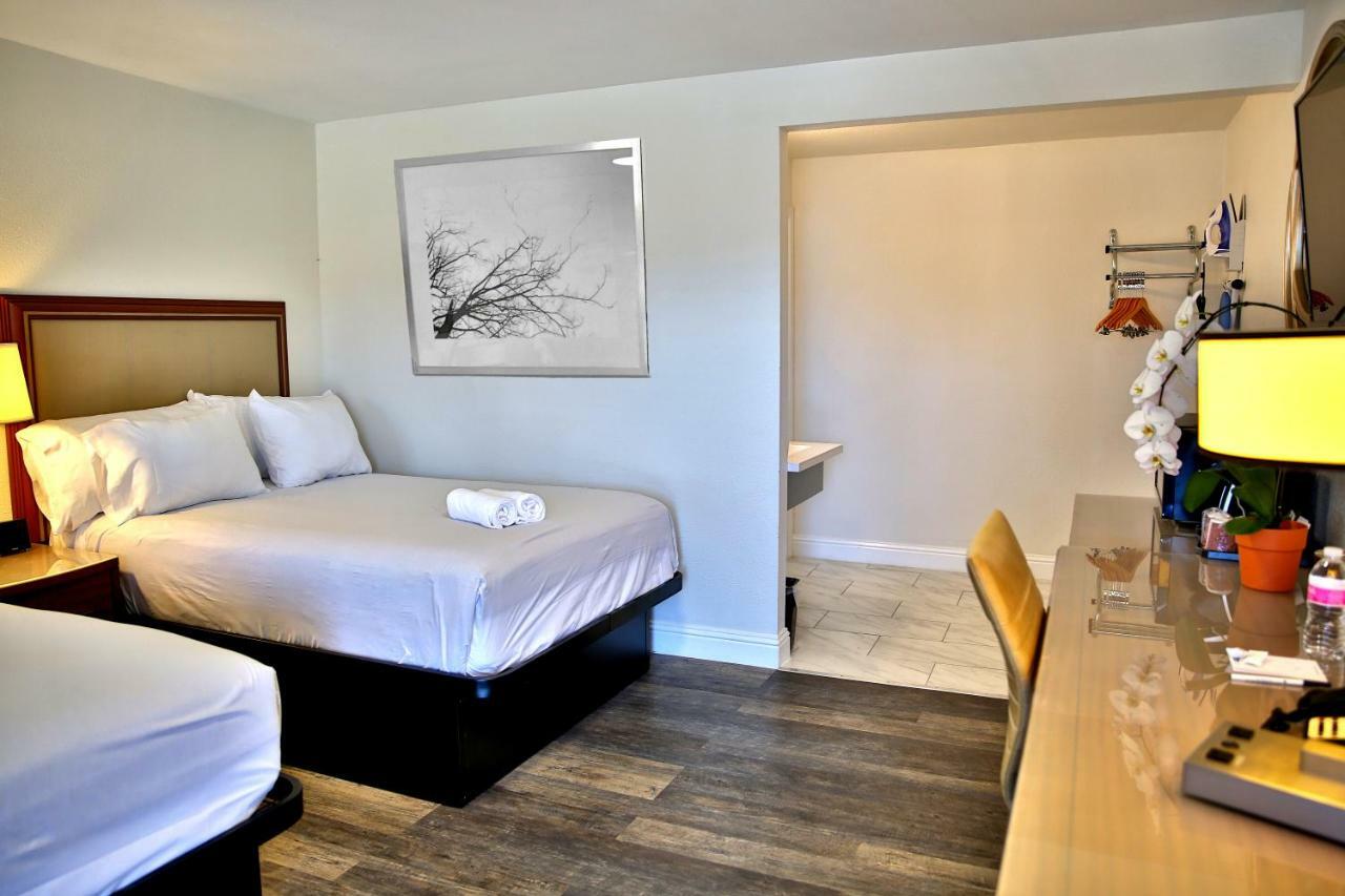 Travelodge By Wyndham Crescent City Esterno foto