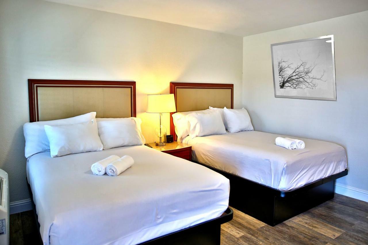 Travelodge By Wyndham Crescent City Esterno foto