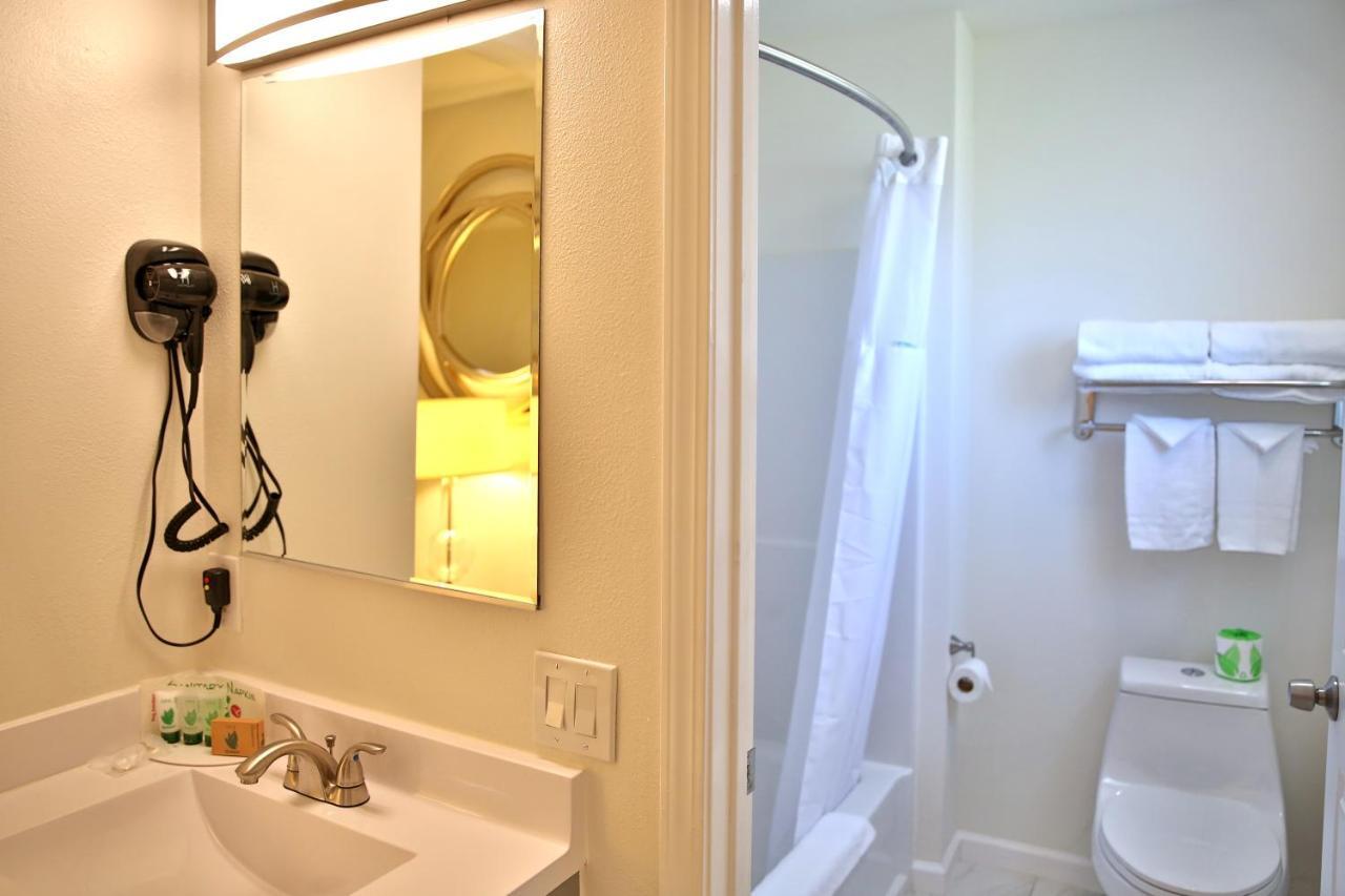 Travelodge By Wyndham Crescent City Esterno foto
